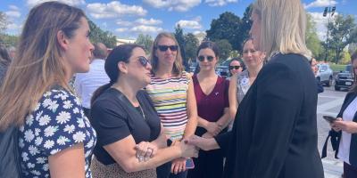 Rep. Hinson meets with stillbirth advocates.